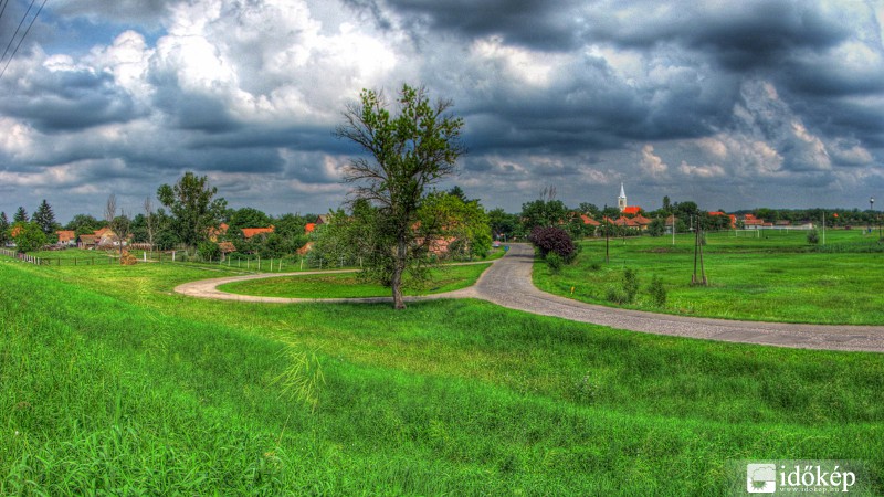 Szomorkásan