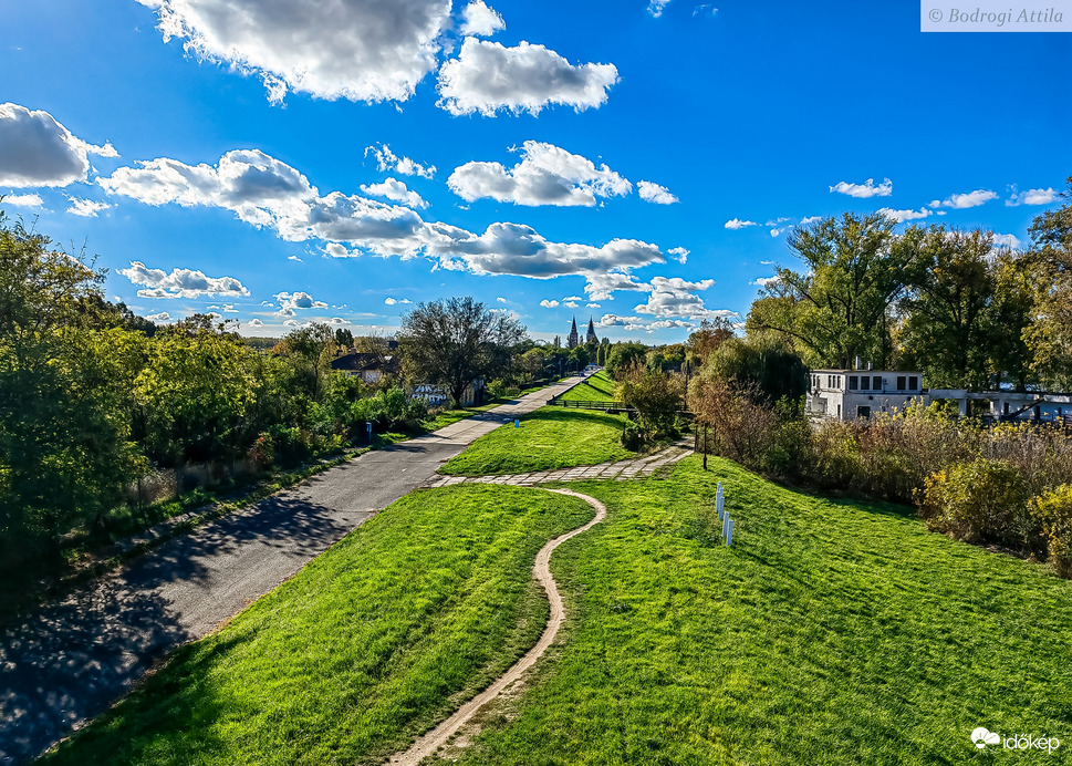 Délutáni szép idő felhők