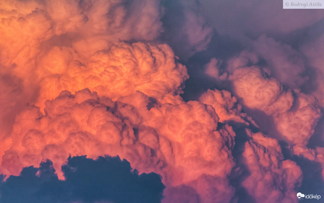 Színpompás lett a mai habos nyugta