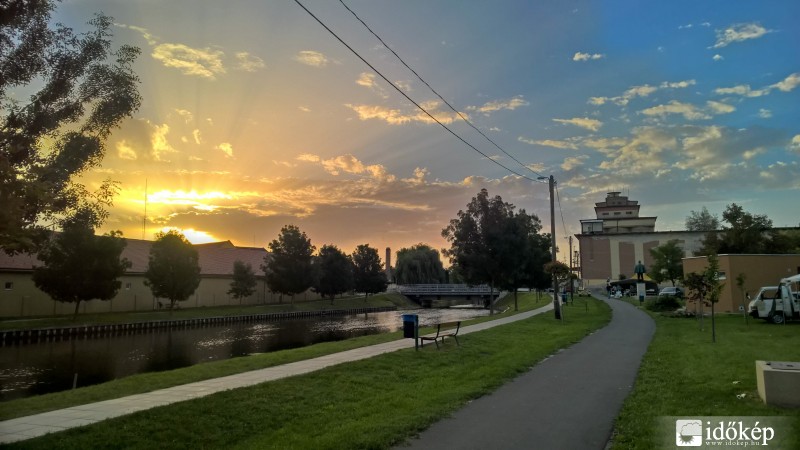 Napfelkelte Kalocsán