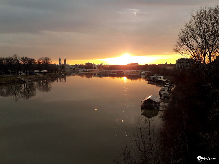 Naplemente Szegeden.
