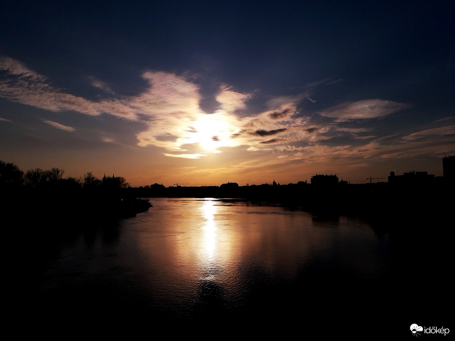 Naplemente Szegeden.