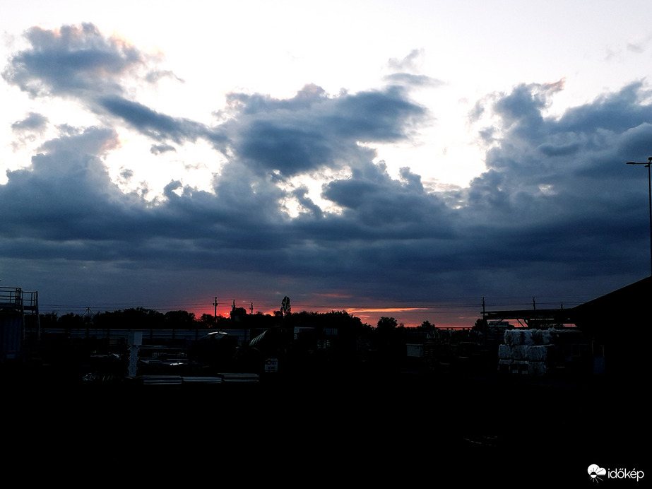 Szeged este.
