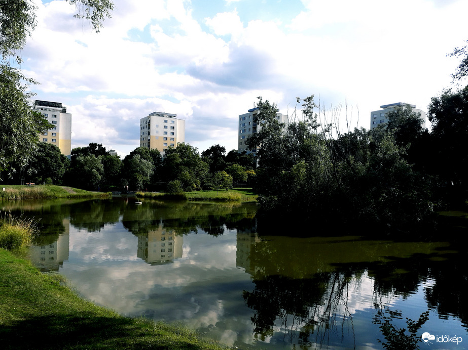 Szeged este.