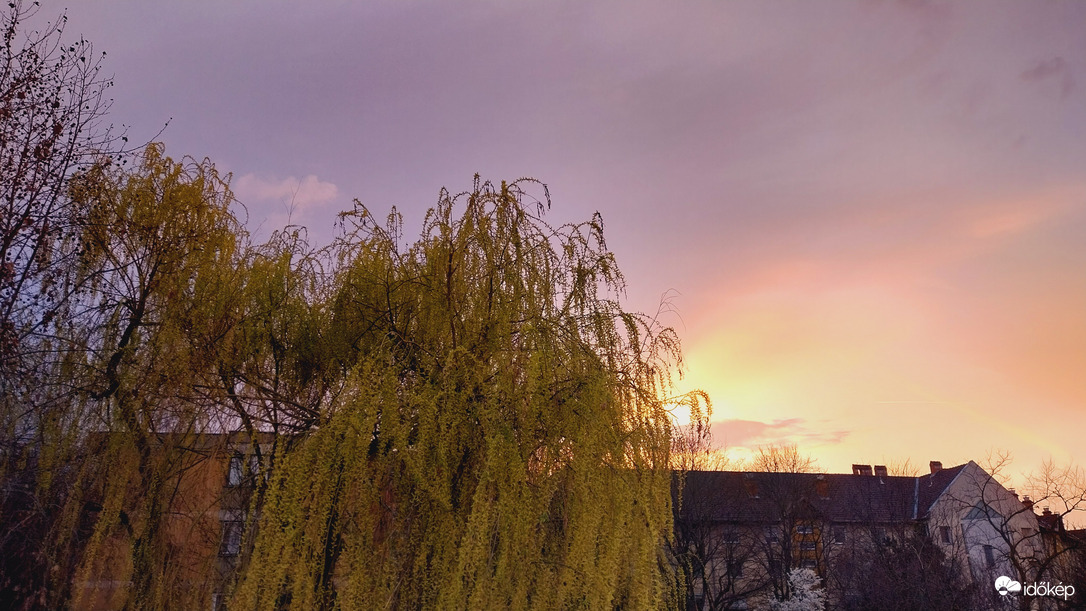 Szeged este.