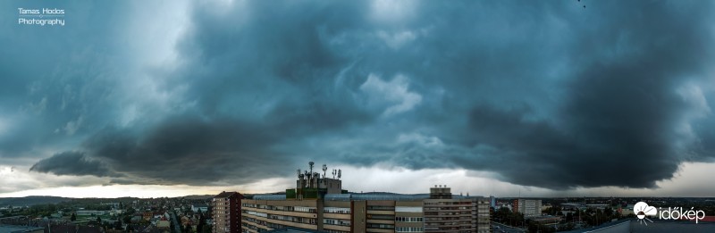 Érkező vihar panorámában