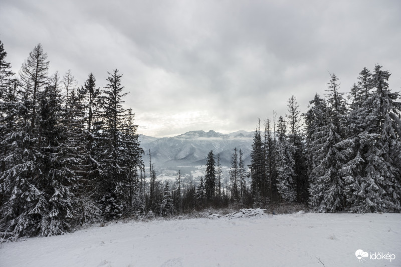 Háttérben a Giewont 