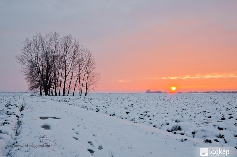 Téli naplemente az Alföldön.