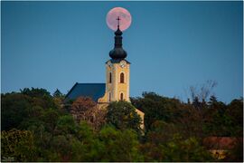 A nyár utolsó teliholdja Karádról