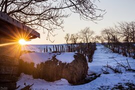 Téli naplemente a szőlőhegyen