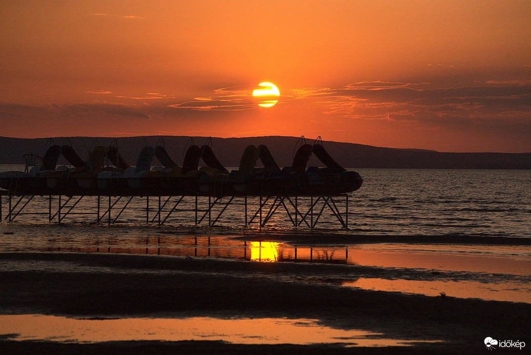 Naplemente a Balatonnál