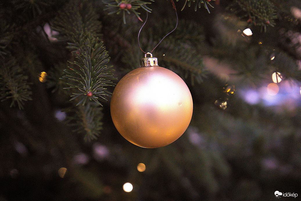 Egy dísz a Csepeli karácsonyfáról