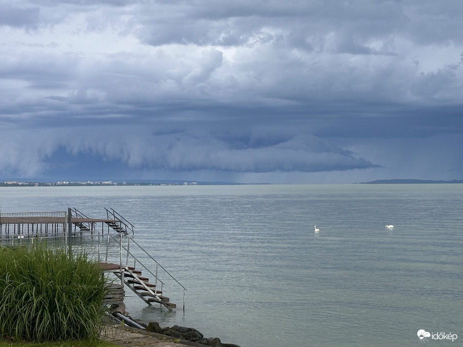 Balatonvilágos vihar elott