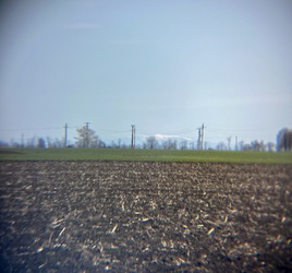 A Bihari-hegyek havas hegycsúcsai a Dél-Alföldről