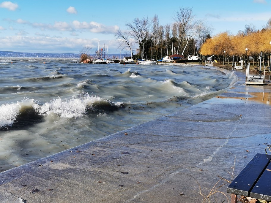 Balatonakarattya