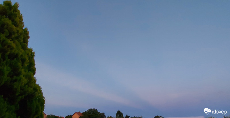 Antikrepuszkuláris sugarak