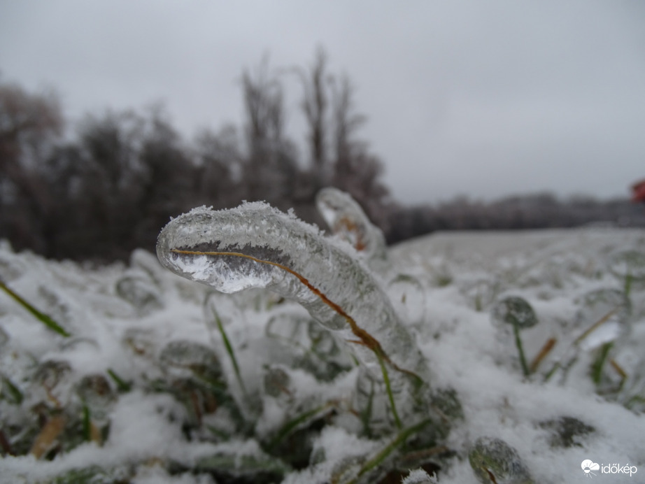 Ónos eső után havazás