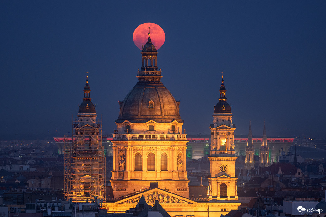 Teliholdkelte és a Bazilika