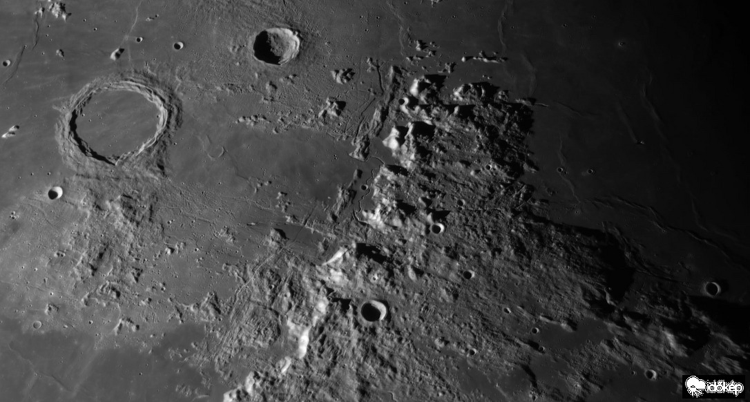 Montes Apenninus és vidéke.