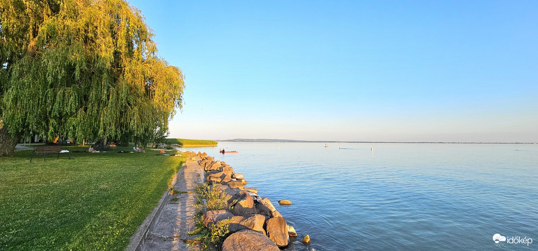 Alkonyati fények Pálkövén