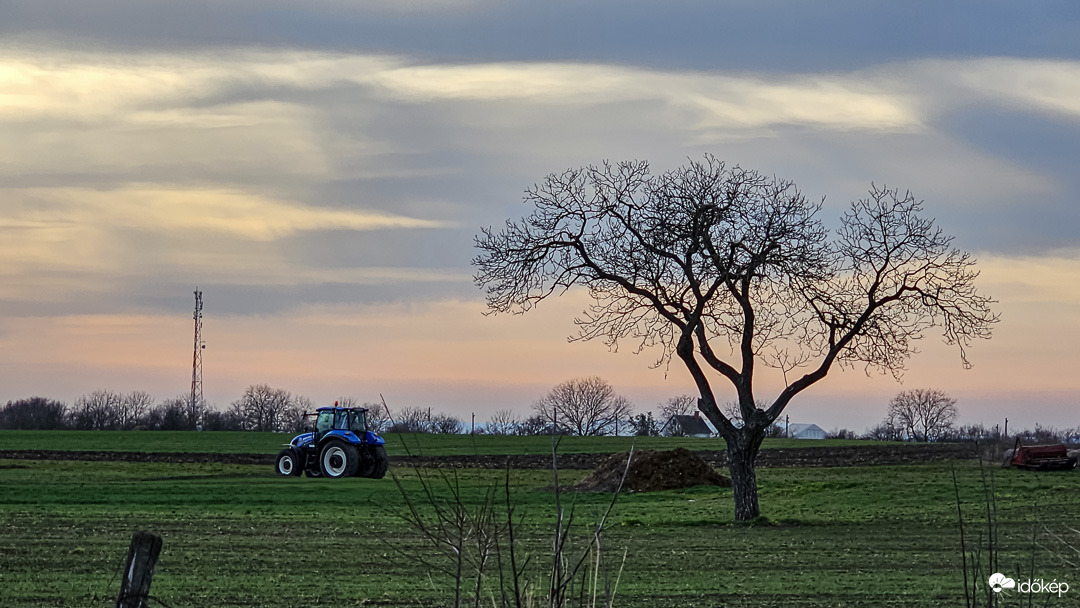 Front előtti utolsó simítások