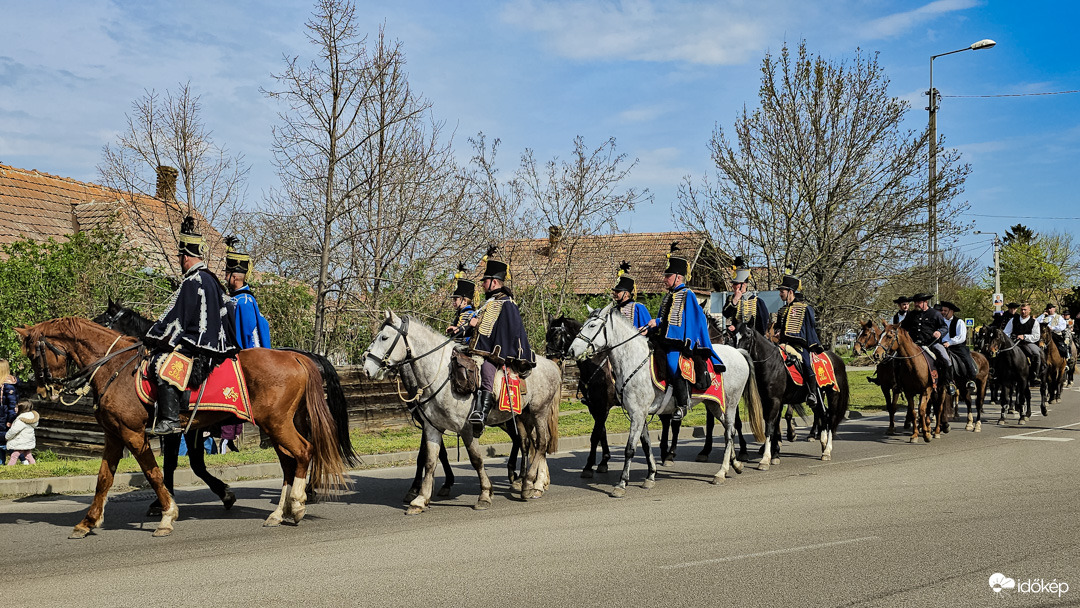 Megérkezett a felmentő sereg!