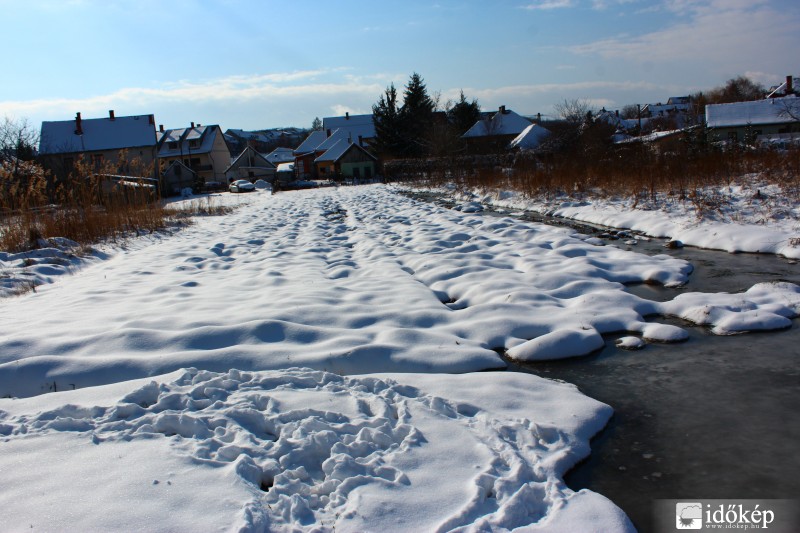 Hóbuckák és tavacska a belvíz miatt :)