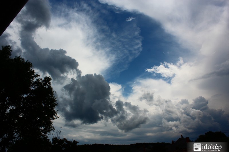 Két üllő "ütközése" :)