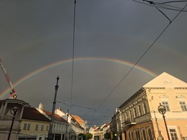 Duplaszivárvány Miskolc belvárosában