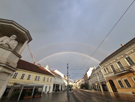 Duplaszivárvány Miskolc belvárosában