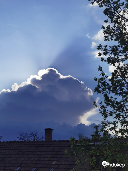 Zivatarfelhő a közelben