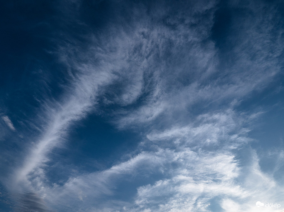 kora esti formáció