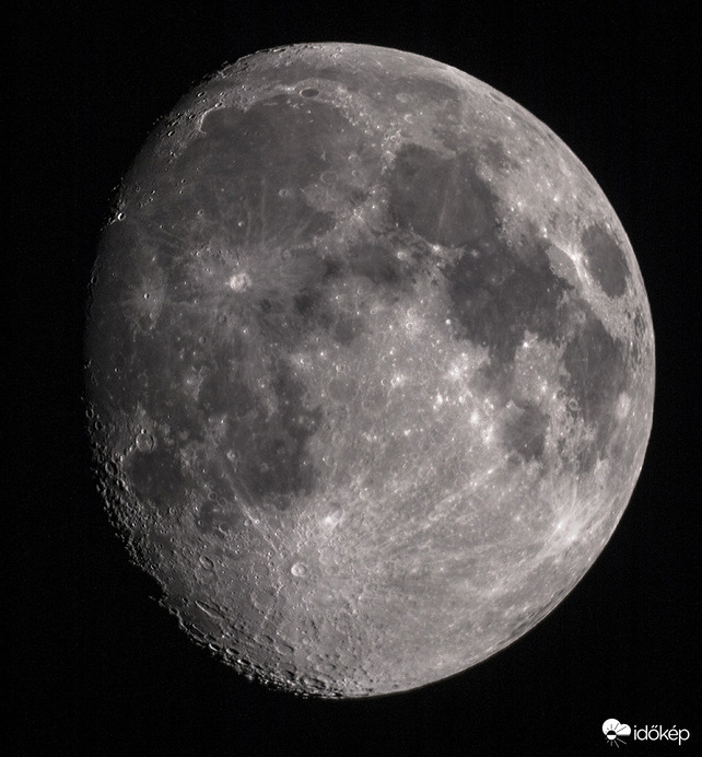Luna ma este