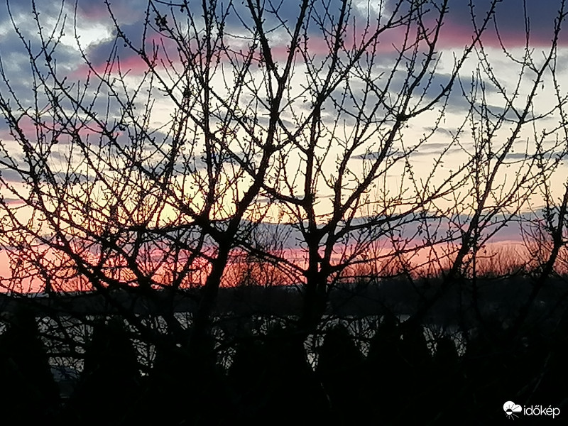 Az erkélyről később