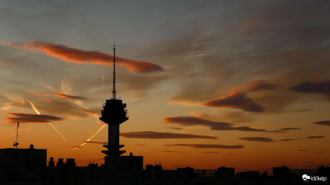 ...lencsés naplemente...  :)