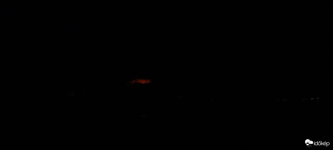 Érdekes fények a Balatonnál 