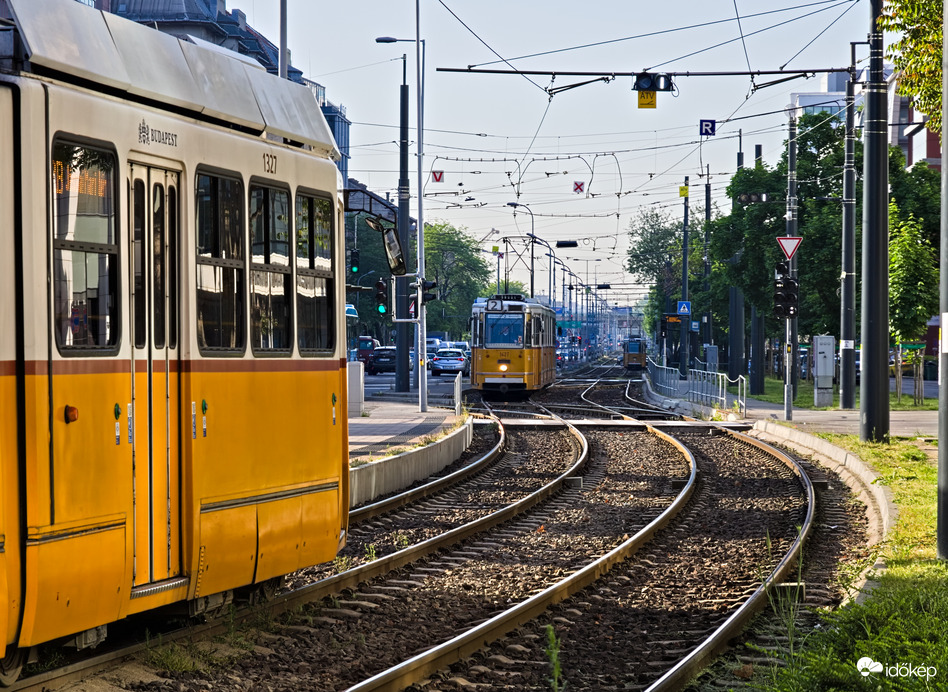 Villamosverseny derült időben
