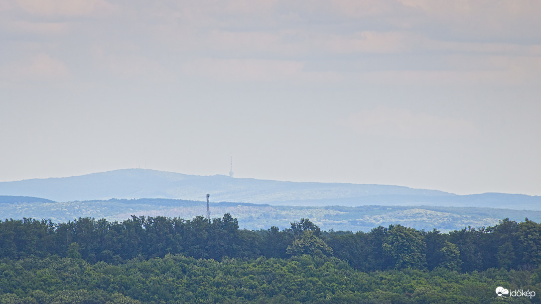A pécsi TV-torony a Zselicből