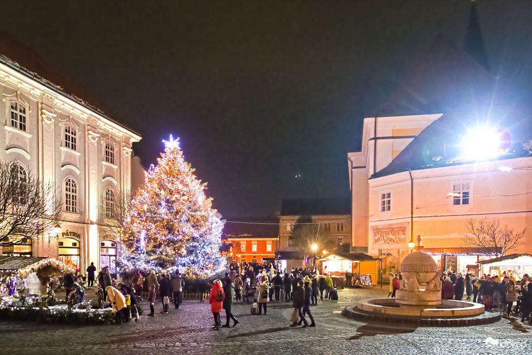 Fehérvári főtér hó nélkül