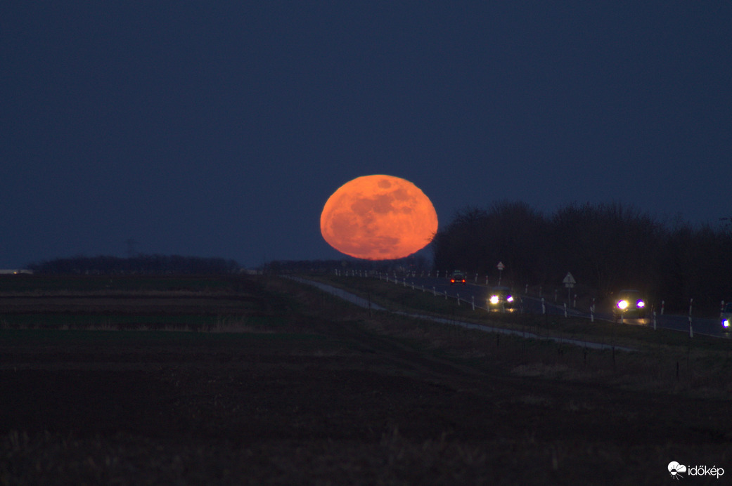 Torzult holdkorong II.