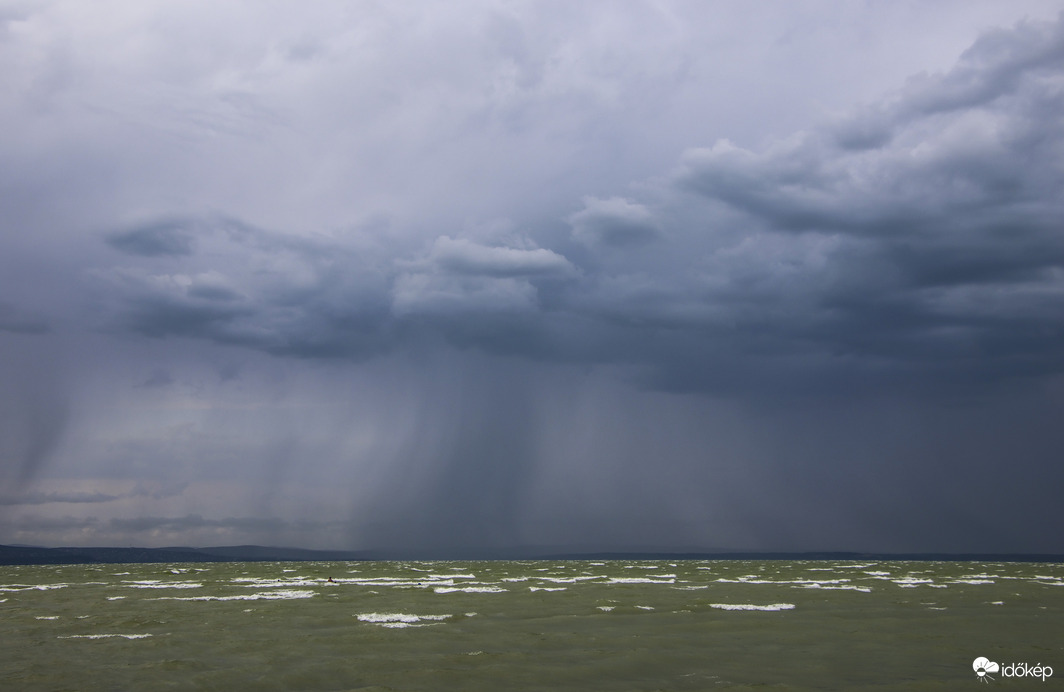 Viharos balaton.