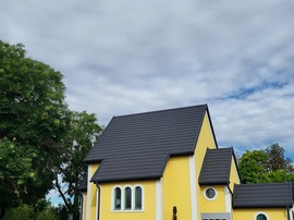 Kápolna a felhők alatt
