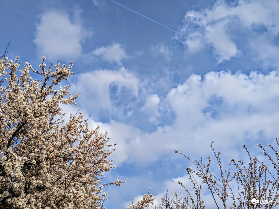 Polgárdi, felhősödik