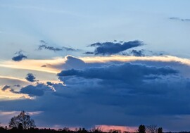 Komoly felhők jöttek 