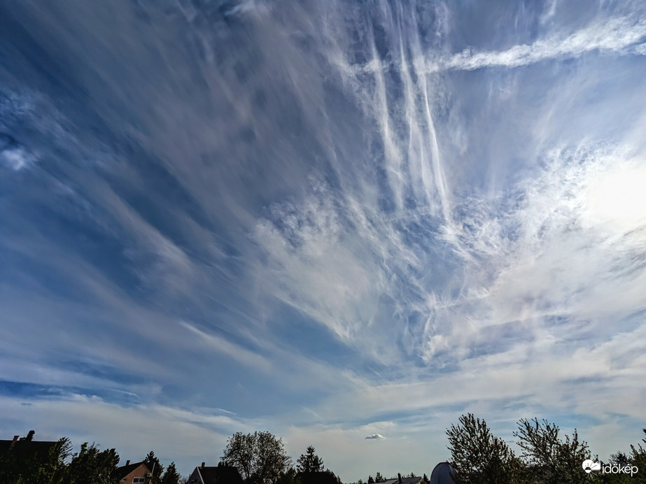 Polgárdi, kezdődik a felhősödés