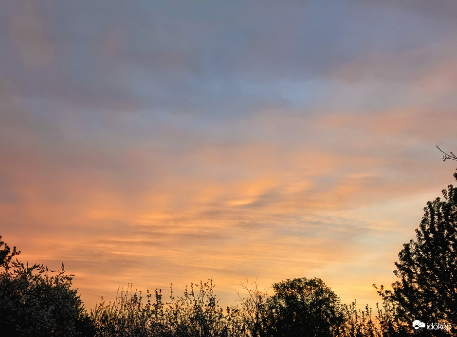 Polgárdi poros alkonya