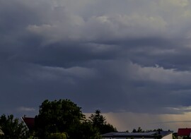 Polgárdi, tőlünk D-Ny-ra zivatar. 