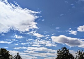 Polgárdi, közepesen felhős délután, 23 C