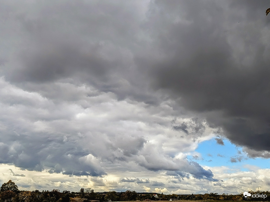 Polgárdi, esőt nem hozó felhők,