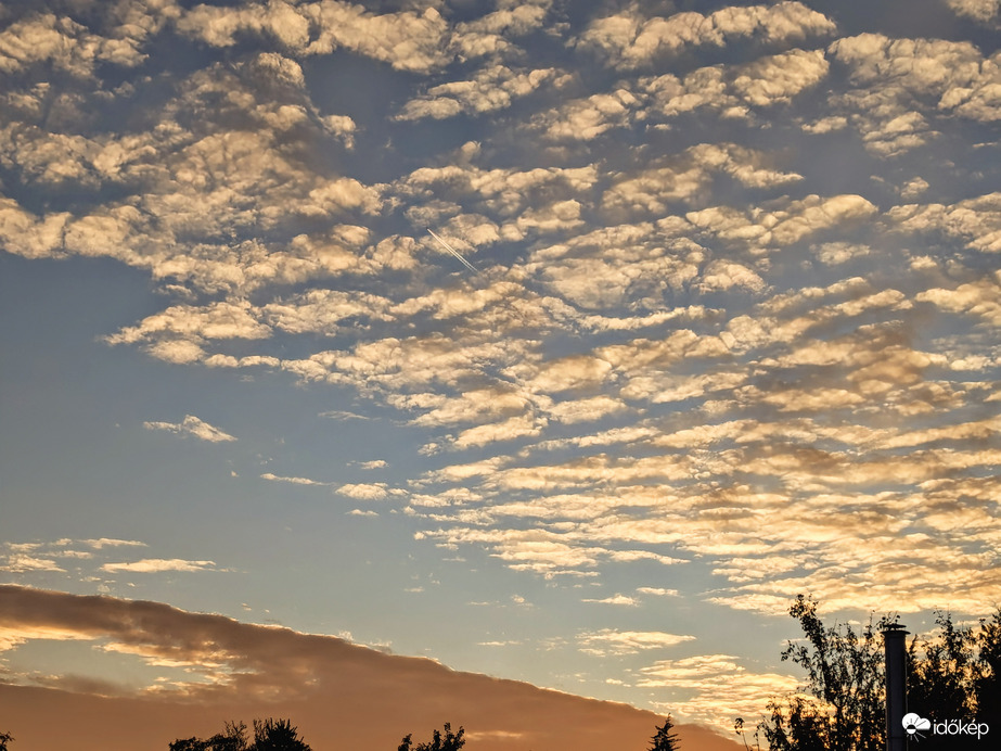 Polgárdi, közepesen felhős, szélcsend, +2 C